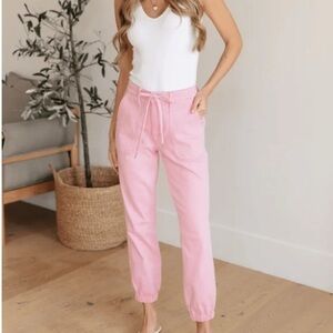 JUDY BLUE HIGH RISE PINK DENIM JOGGERS SIZE 13/31
